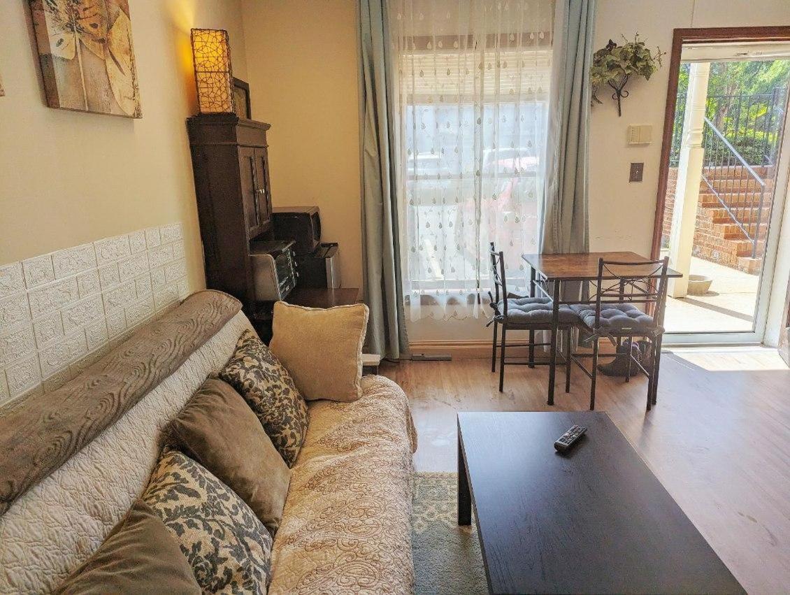 Uptown Area, Cozy King Suite, Quiet And Private, Free Parking, Walk To Restaurants Charlotte Esterno foto
